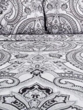 Southshore Fine Linens Pure Melody Quilt Set Reversible Paisley